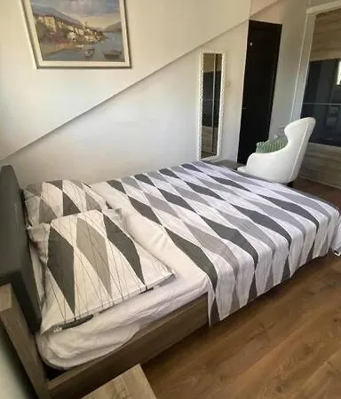 Penthouse Bacvice דירה